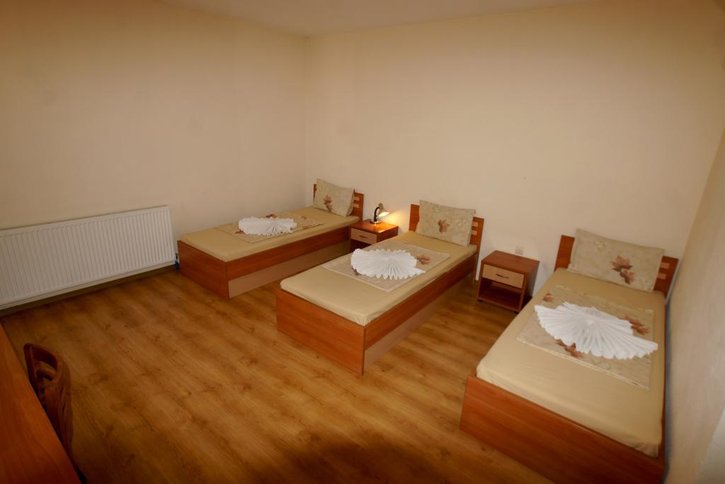 Family Hotel St. Constantine And Helena 伊瓦伊洛夫格勒 客房 照片